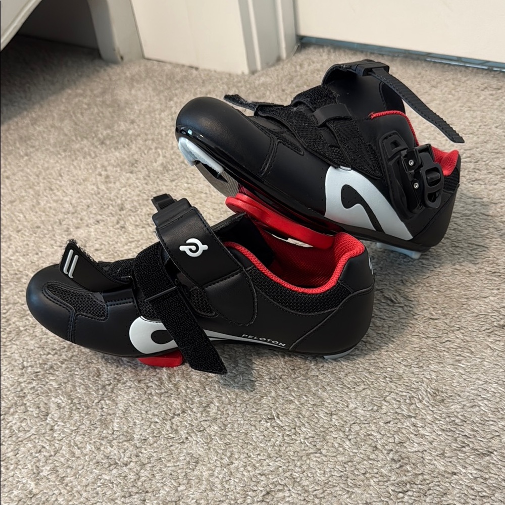 Like New Peloton Bike Shoes